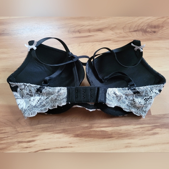 Victoria's Secret Dream Angels Push Up Bra Size 32D Black Bra with White Lace - Picture 4 of 5